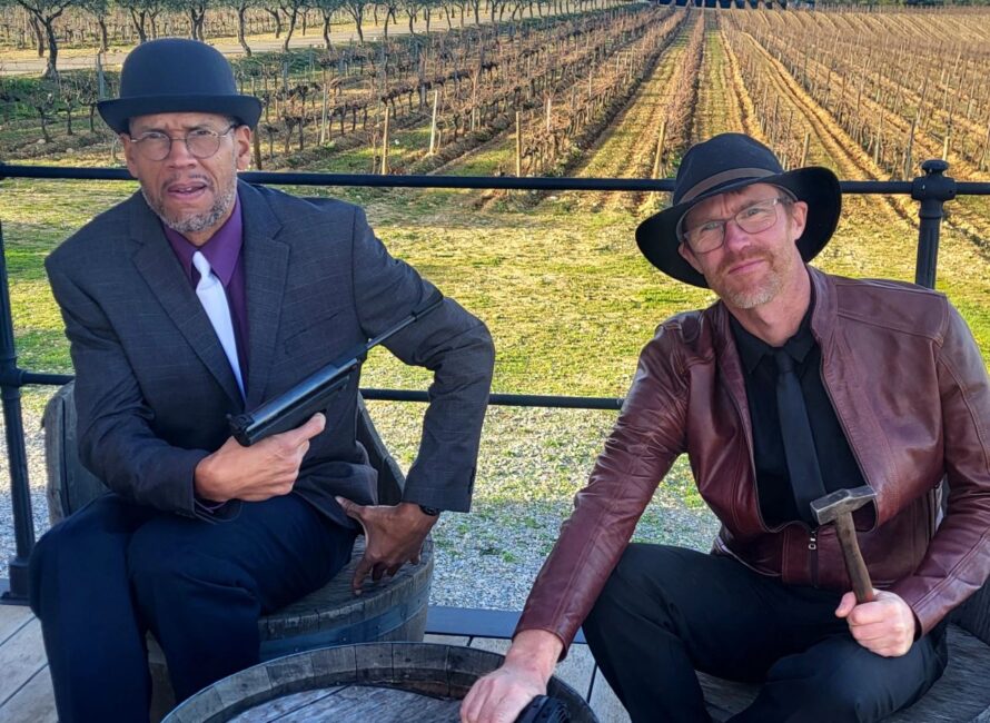 Deux gangsters des années 30 animateurs de la murder party